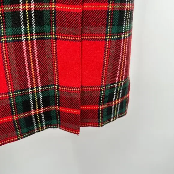 TALBOTS Wool Blend Red Plaid Skirt with Gold Hardware // 4 Petite - Picture 7 of 12